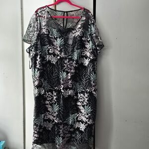 Plus Size Floral Lace Overlay Dress